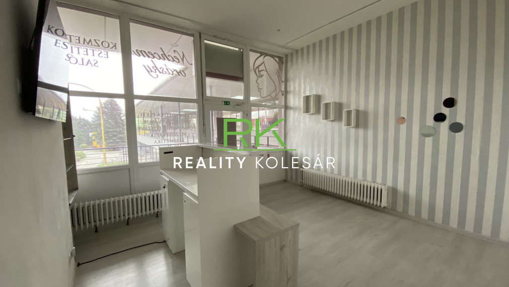 Reality Kolesár prenajíma priestor 62 m2 OC Luník II Terasa